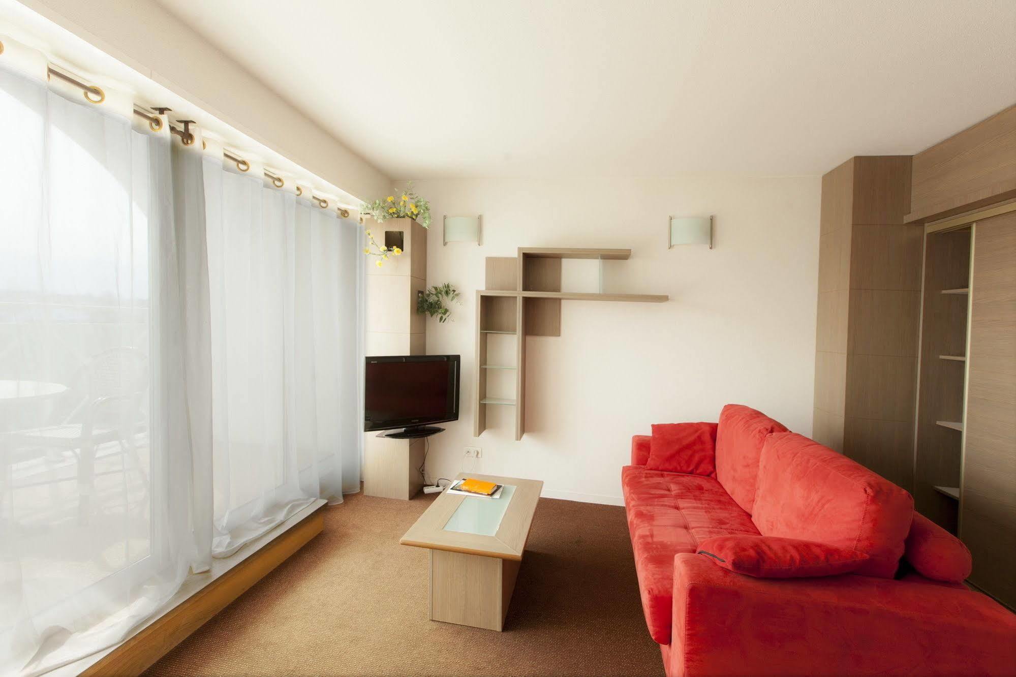 Alysson Hotel Oloron-Sainte-Marie Buitenkant foto