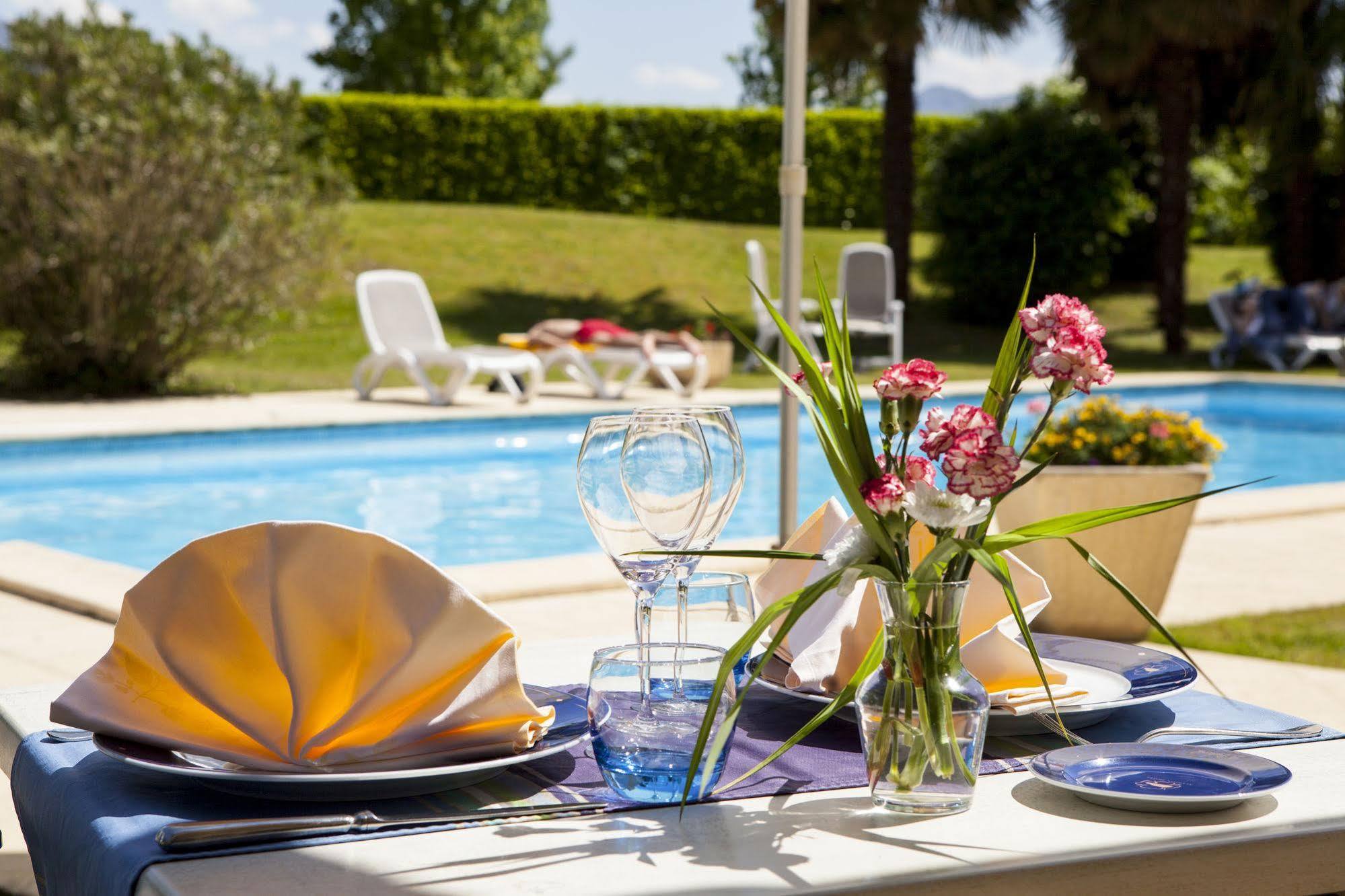 Alysson Hotel Oloron-Sainte-Marie Buitenkant foto