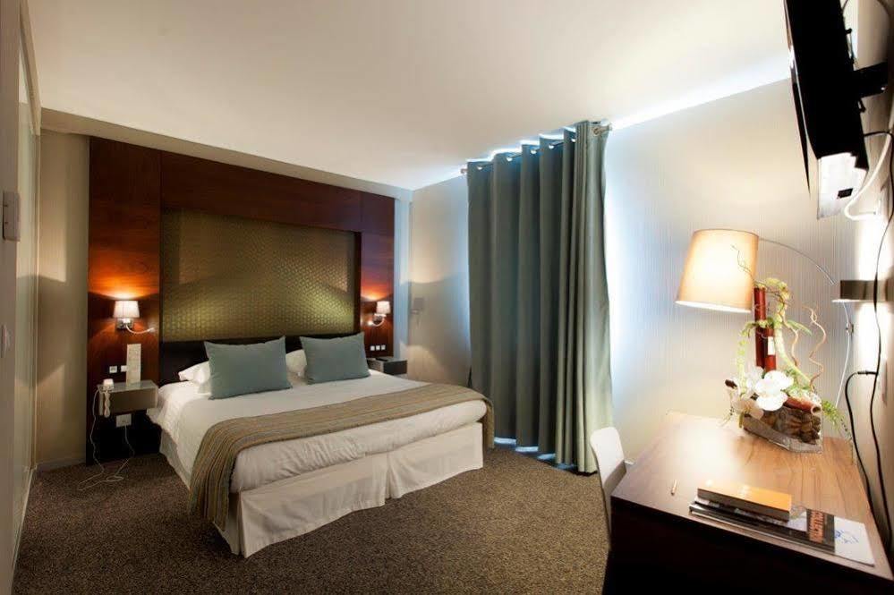 Alysson Hotel Oloron-Sainte-Marie Buitenkant foto